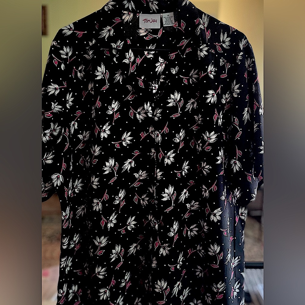 TanJay Size 16 Black w/ White and Pink Flowers